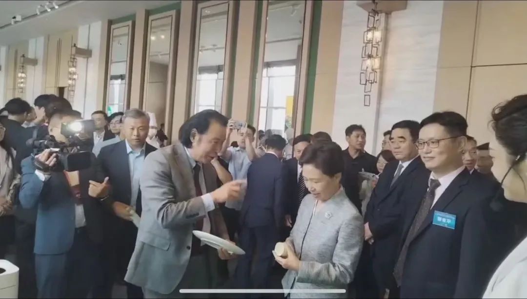 华光国瓷闪耀2025港澳山东周